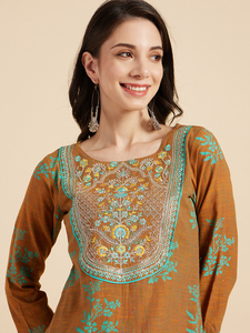 Conjunto de Kurta y Palazzo de Algodón Bordado en Color Beige Elegante y Moderno para Verano, con Cuello Redondo, Cintura Elástica y Lavable - Product Image 4