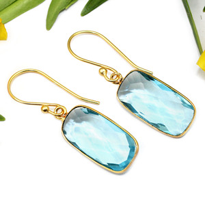 Femmes Style bleu topaze pierre précieuse Hydro Quartz coussin forme 18k plaqué or lunette boucle d'oreille Lite poids laiton bijoux en gros - Product Image 2