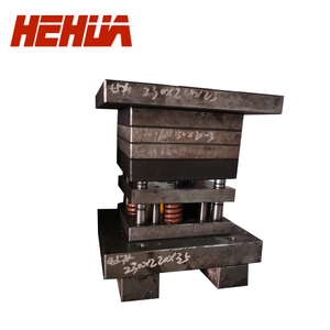 قالب تشكيل تدريجي لصناعة قطع غيار السيارات، قطع معدنية مصنعة بالختم، حامل محرك لقوالب الختم المخصصة - Product Image 3