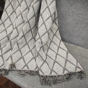 ผ้าห่มโพลีเอสเตอร์ผ้าฝ้ายนุ่มสำหรับตกแต่งบ้านพร้อมด้ายลายตารางและพู่สำหรับผู้ใหญ่ - Product Image 6