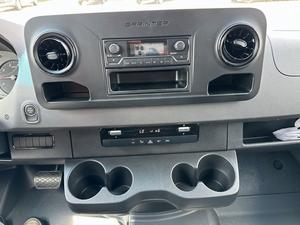 Fourgon Utilitaire Mercedes-Benz Sprinter 1500 2023 D'Occasion, Empattement de 144 Po, Propulsion, 3P - Product Image 4