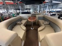 Bateau pneumatique sportif en aluminium haute stabilité avec moteur hors-bord 19 pieds (5,8 m) et écran tactile, moteur 80 CV pour le tourisme