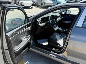 Sedán Mediano 2024 con Equipamiento Completo, Automático Premium, 5 Asientos, en Buen Estado, Cámara Trasera, Luces en Buen Estado - Product Image 4