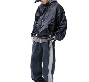 Chaqueta de invierno personalizada para hombre, ropa de calle de cuero satinado transpirable de talla grande, parches bordados OEM de punto a prueba de agua - Product Image 5