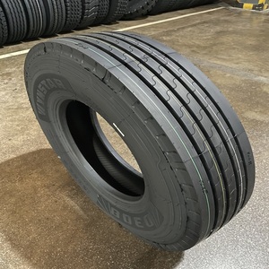 Compre neumáticos de camión 12R22.5 Calidad Premium Diseño fuerte y duradero Perfecto para transporte de larga distancia Entrega rápida disponible ahora - Product Image 1