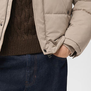 Chaqueta Clásica Impermeable de Moda Urbana / Material Suave y Duradero con Diseño Acolchado, Mangas Largas con Puños Abotonados - Product Image 4