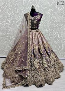 Diseñador Lehenga Choli con pavo real y patrón de flores bordado - Product Image 2