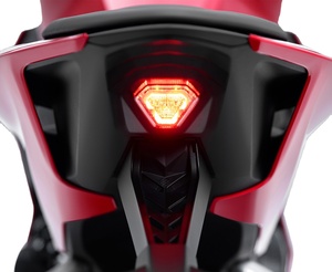 มอเตอร์ไซค์สไตล์สปอร์ตเรซซิ่งขนาดกลาง 450–500 ซีซี - Product Image 1