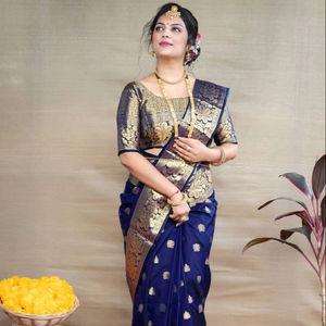 Saree en soie Banarasi souple avec tissage Zari intégral et Rich Pallu Meenakari pour les occasions de fête - Product Image 1