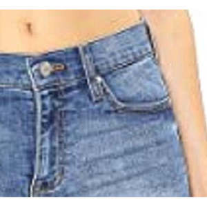 Shorts in denim sfrangiato alla moda da donna Celebrity Pink, taglia 18W, blu - Product Image 2