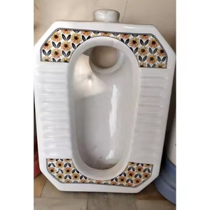 Poêle accroupie en céramique économiquement conçue de taille standard moyenne et profonde du fabricant d'articles sanitaires indiens - Product Image 2