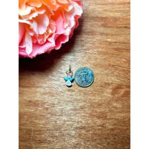 Colgante de Plata de Ley Zuni Hecho a Mano con Piedras Multicolor, Ópalo, Baño de Rodio y Oro Rosa, Amuleto Religioso con Patrón Numérico - Product Image 2