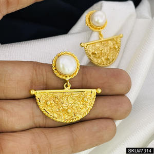 หินมุกหยดชุบทอง ต่างหูดีไซน์เก๋ ต่างหูหยดและห้อย การปรับแต่งจากนักออกแบบที่ไม่ซ้ําใคร นําเสนอ SKU7314 - Product Image 2