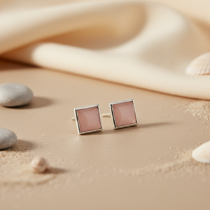 ต่างหูเงินทรงสี่เหลี่ยมสไตล์วินเทจสำหรับผู้หญิง ลายสัตว์เรขาคณิตน่ารัก แฟชั่นสีแดง ของขวัญทางศาสนา ทำจากทองเหลือง - Product Image 1