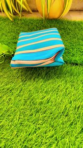 Pochettes de toilette cosmétiques à fermeture éclair réutilisables en nylon recyclé écologique étiquette de logo de sac fourre-tout de plage de voyage à rayures personnalisées - Product Image 4