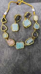 Conjunto de collar de mujer hecho a mano en joyería de fiesta etérea chapada en oro con circón y material de latón - Product Image 4