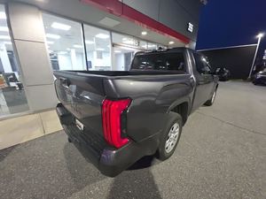 Toyota Tundra SR CrewMax Cab RWD 2022 USADO, Volante a la Izquierda/Derecha - Product Image 3