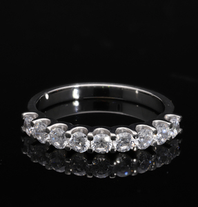Bague classique en or blanc 14 carats avec diamant naturel et demi-éternité avec pierres rondes brillantes élégantes bijoux pour femmes - Product Image 1
