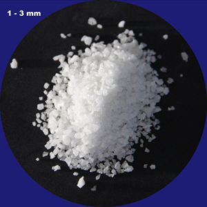 วัตถุดิบแร่อะลูมิเนียมผสม Al2O3สีขาวบริสุทธิ์99% 1-3มม. ความบริสุทธิ์สูงใช้สำหรับการผลิตกระดาษทราย - Product Image 1