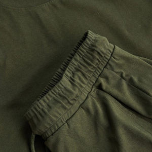 2025 vente chaude été hommes respirant décontracté deux pièces ensemble avec chemises à manches courtes dans des couleurs unies - Product Image 3