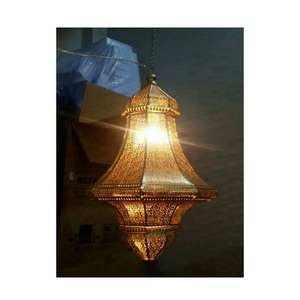 Farol Vintage de hierro forjado para decoración, vela de Metal de estilo Retro, con diseño de Storm, de Metal, para uso conmemorativo en el cementerio, gran oferta - Product Image 1