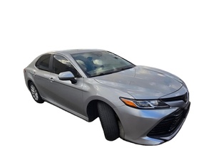 Toyota Camry LE 2020 d'occasion propre - Product Image 3