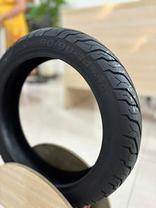 Neumático de motocicleta de alto rendimiento Kuma Tire K239 | Neumático de calle sin cámara duradero - Product Image 2