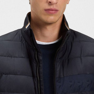 Veste zippée en tissu respirant pour homme, veste personnalisée de haute qualité pour un ajustement confortable et décontracté avec un design de logo personnalisé - Product Image 2