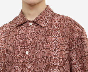 Col retourné logo personnalisé nouveauté robe d'affaires à manches courtes courte conception personnalisée tenue de bureau boutonnée chemises décontractées - Product Image 5