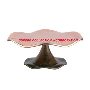 ที่วางเค้กอินเดียทำจากทองแดงโบราณสำหรับตกแต่งโต๊ะงานแต่งงาน - Product Image 1