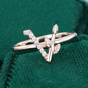 ขายดีแหวนเพชรรูปหัวใจสำหรับงานแต่งงานแหวนเพชรสีโรสโกลด์ชุบตัวอักษรเริ่มต้น "V" Love Finger - Product Image 1