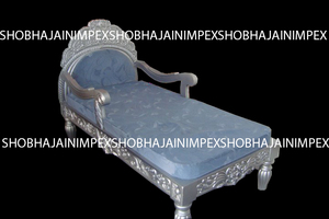 Doli en bois pour l'entrée de la mariée, paon - Product Image 3
