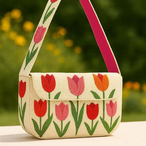 Sac à bandoulière brodé exquis avec sangle tissée - Product Image 1