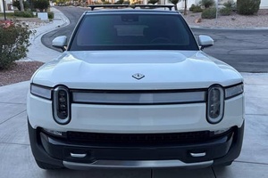 VOITURE ÉLECTRIQUE EXTRÊMEMENT PROPRE 2023 RIVI-AN R1S QUAD-MOTOR AWD GRANDE BATTERIE PRÊTE À ÊTRE EXPÉDIÉE - Product Image 2