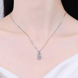 Collar de moda para mujer Diamante deslumbrante en una cadena de plata esterlina Oro blanco y Chapado en rodio, regalos de cumpleaños para mujer - Product Image 4