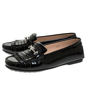 Mocassini Gommino Double T da Donna Tod's in Pelle Verniciata Nera con Dettaglio Frange, Taglia 41 - Product Image 3