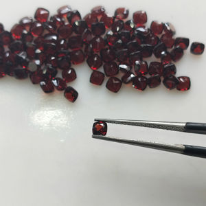 Grenat rouge naturel 3,5 mm, coupe coussin, pierre précieuse en vrac de qualité supérieure pour la fabrication de bijoux - Product Image 4