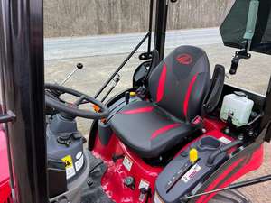 จัดส่งฟรี รถแทรกเตอร์ Mahindra Emax 20s HST สำหรับงานเกษตร พร้อมอุปกรณ์ต่อพ่วงแบบปลดเร็ว ที่ตัก และกระบะ ขับเคลื่อน 4 ล้อ เครื่องยนต์ดีเซล 19 แรงม้า 540 PTO ระบบเชื่อมต่อ 3 จุด - Product Image 6