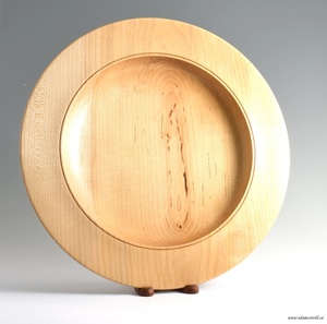 Assiette de service ronde en bois, design moderne et luxueux, écologique, fabrication artisanale, très vendue pour la maison, les hôtels, les restaurants, les fêtes et les cafés - Product Image 3