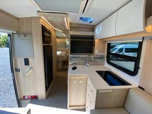 Venta al por mayor: Autocaravana de lujo 2026 L-e-i-s-u-r-e T-r-a-v-e-l W-o-n-d-e-r 24RTB, lista para comprar - Product Image 5