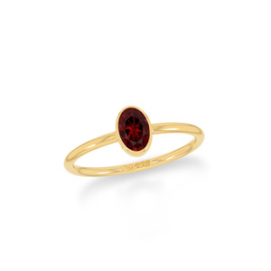 Anillo Apilable de Oro de 18 Quilates con Granate Natural en Engaste de Bisel, Diseño Minimalista Hecho a Mano, Regalo para Ella - Product Image 1