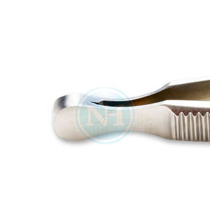 Herramienta Quirúrgica Recta Pequeña con Mordazas Dentadas Serrefine Premium para un Control Seguro de los Tejidos en Cirugía - Product Image 5