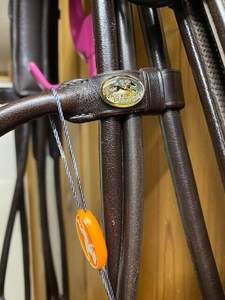 Horse Flash Bridle - Black Comfort Head Bridle con riendas continentales Web, Negro, FULL Desmontable Neopreno Acolchado - Product Image 4