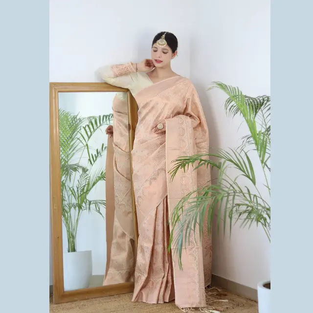 Presentamos nuestra nueva colección de saris de seda Banarasi tradicionales, ropa india y pakistaní perfecta