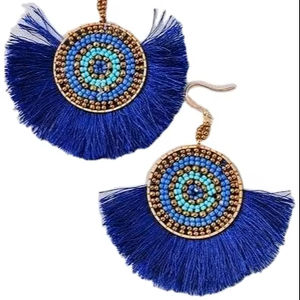 Pendientes de la mejor calidad, diseño azul y dorado, bordados a mano, precio de mayoreo para niñas de la India - Product Image 1