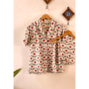 Ensemble de pyjama Lotus Rouge ODM avec logo personnalisé, tissu respirant, taille élastique avec cordon de serrage, imprimé grande taille pour le printemps/l'automne/l'hiver - Product Image 3