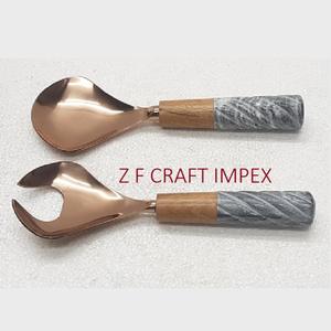 Ensemble de cuillères à salade en bois à manche en laiton entièrement fait à la main Nouvelles cuillères à salade de service tendance Nouveau type de serveurs à poignée - Product Image 5