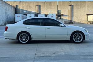 Lexus GS 400 1998 d'occasion, moteur V8 suralimenté, boîte automatique ZF 8 vitesses, provenance climat chaud - Product Image 3