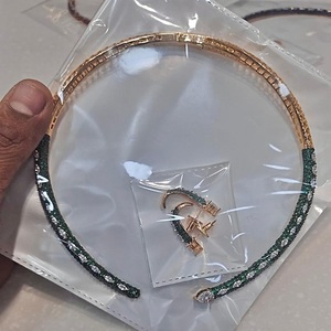 Collar Elegante y Encantador de Alta Calidad en Tono Dorado, Colección para Bodas, Fiestas y Uso Diario para Mujeres y Niñas - Product Image 1