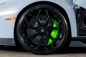 รถยนต์มือสองปี 2022 รุ่น Ultra-Performance V12 Coupe Aventador Ultimae 6.5L - Product Image 3